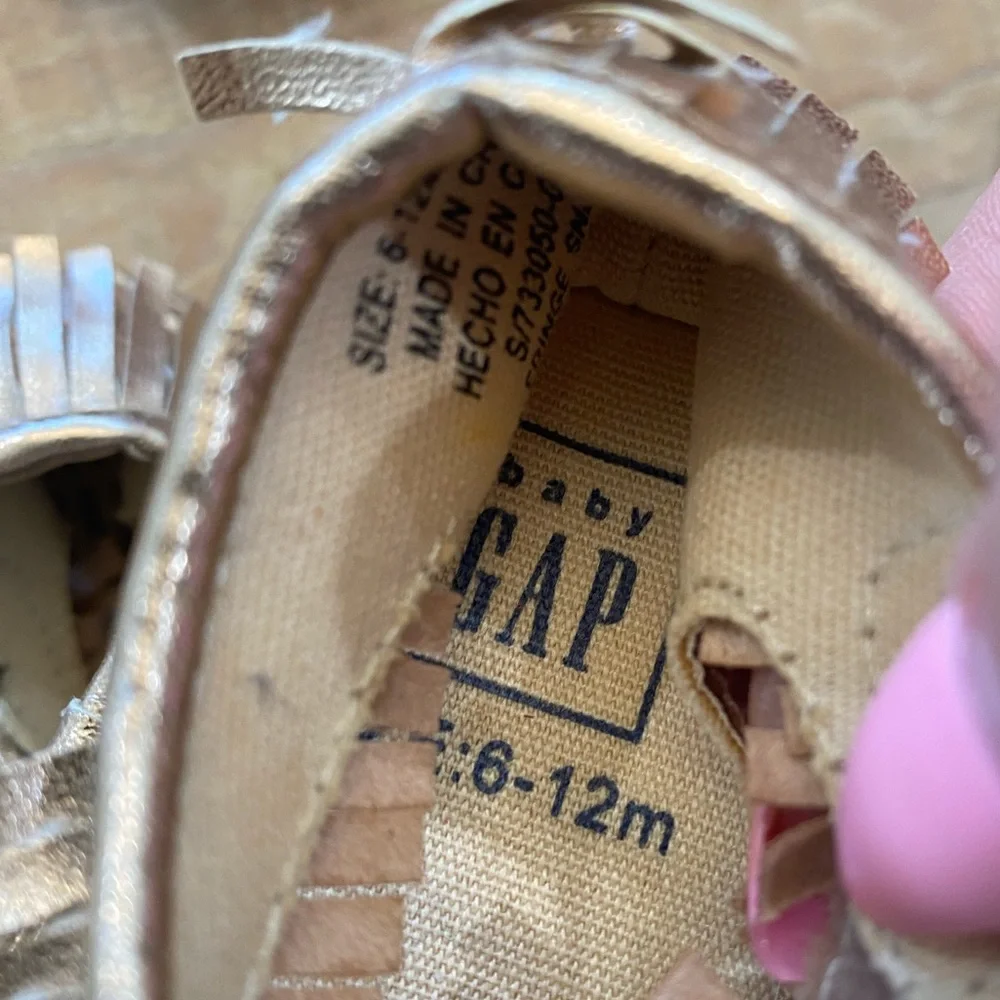 7 baby girl toddler moccasin shoes sandals slide on Stride Rite Baby Gap Romirus